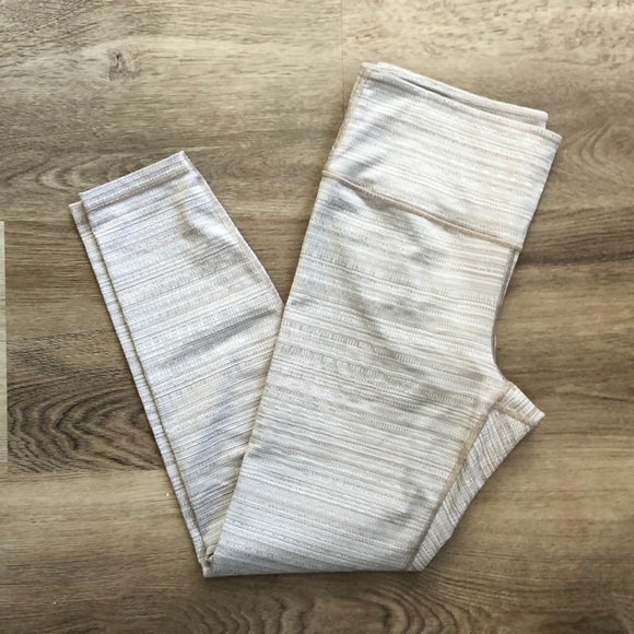 Athleta Pants - Athleta Leggings In a tan and white textured pattern.